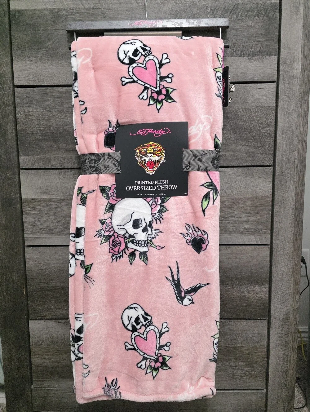 Ed Hardy Skulls & Birds Tatoo Oversized Pink Throw Blanket New